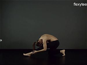 FlexyTeens - Zina displays flexible naked body